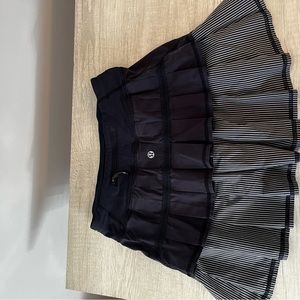 Lululemon size 2 skirt